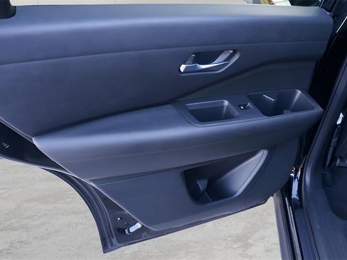 Used 2022 Nissan Pathfinder S image 10