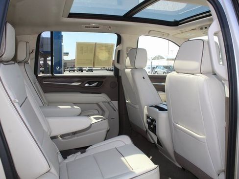 Used 2021 GMC Yukon XL Denali w/ Denali Premium Package image 19