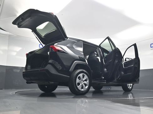Used 2024 Toyota RAV4 LE AWD/4WD image 60