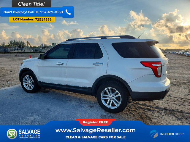 Used 2015 Ford Explorer XLT w/ Equipment Group 202A FWD image 3