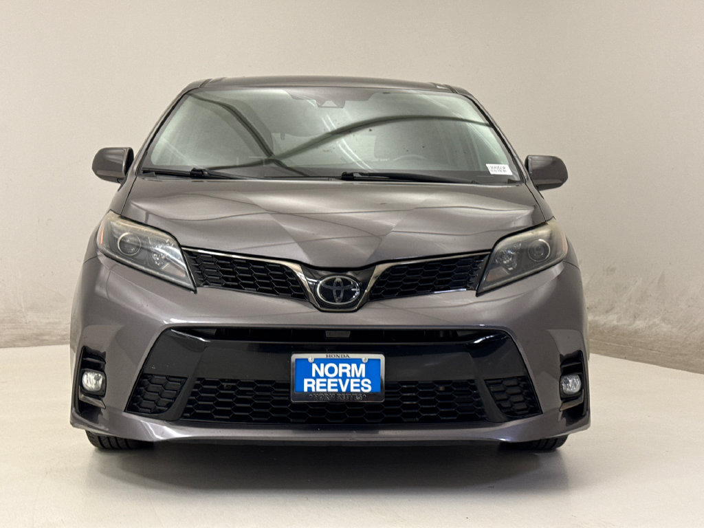 Used 2020 Toyota Sienna SE FWD image 3