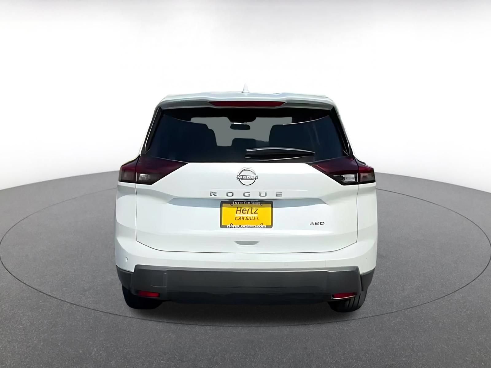 Used 2025 Nissan Rogue SV AWD/4WD image 12