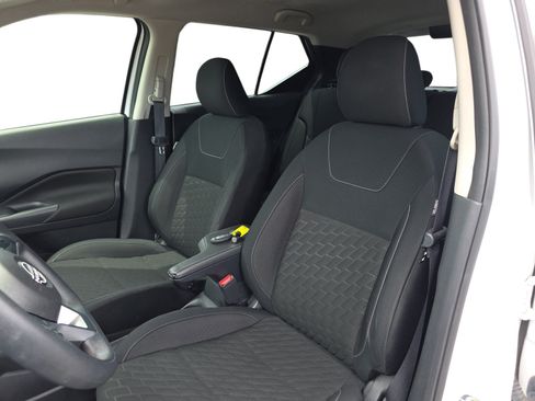 Used 2022 Nissan Kicks S w/ Interior Electronics Package FWD image 12