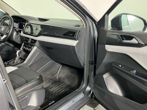 Used 2023 Volkswagen Taos SEL image 31