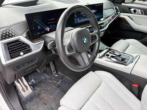 Used 2024 BMW X5 xDrive40i w/ M Sport Package AWD/4WD image 26
