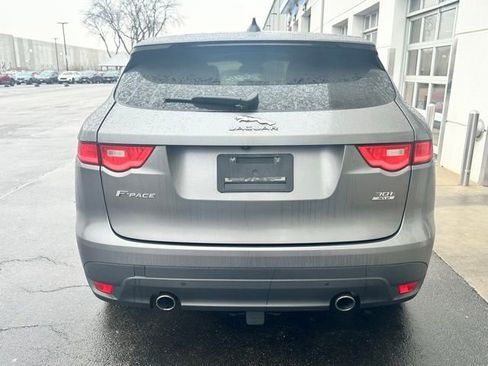 Used 2018 Jaguar F-PACE R-Sport image 4