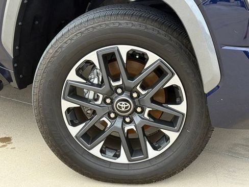 Used 2025 Toyota Tundra Limited AWD/4WD image 2