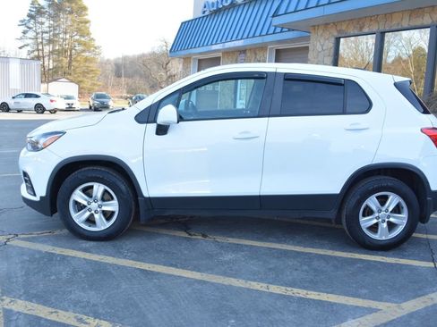 Used 2019 Chevrolet Trax LS w/ Tint and Cruise Package image 5