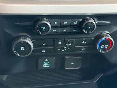 Used 2024 Ford F350 XLT image 19