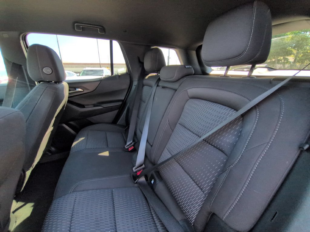 Used 2026 Chevrolet Equinox LT AWD/4WD image 24