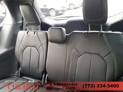 New 2026 Chrysler Pacifica Select w/ S Appearance Package FWD image 14