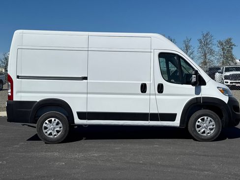 New 2026 RAM ProMaster 1500 w/ Quick Order Package 22G SLT image 2