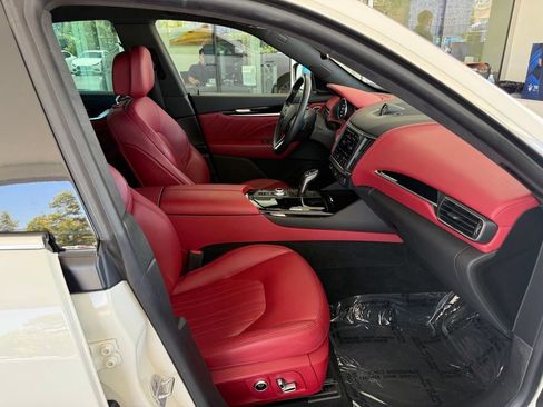 Certified 2022 Maserati Levante Modena AWD/4WD image 12