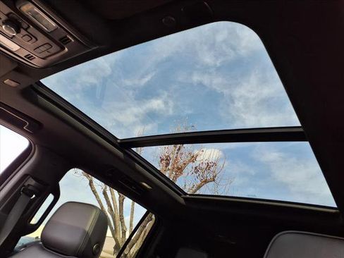 Certified 2023 GMC Yukon XL Denali image 5