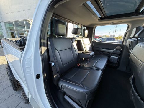 Used 2023 Ford F250 Lariat w/ Lariat Ultimate Package image 32