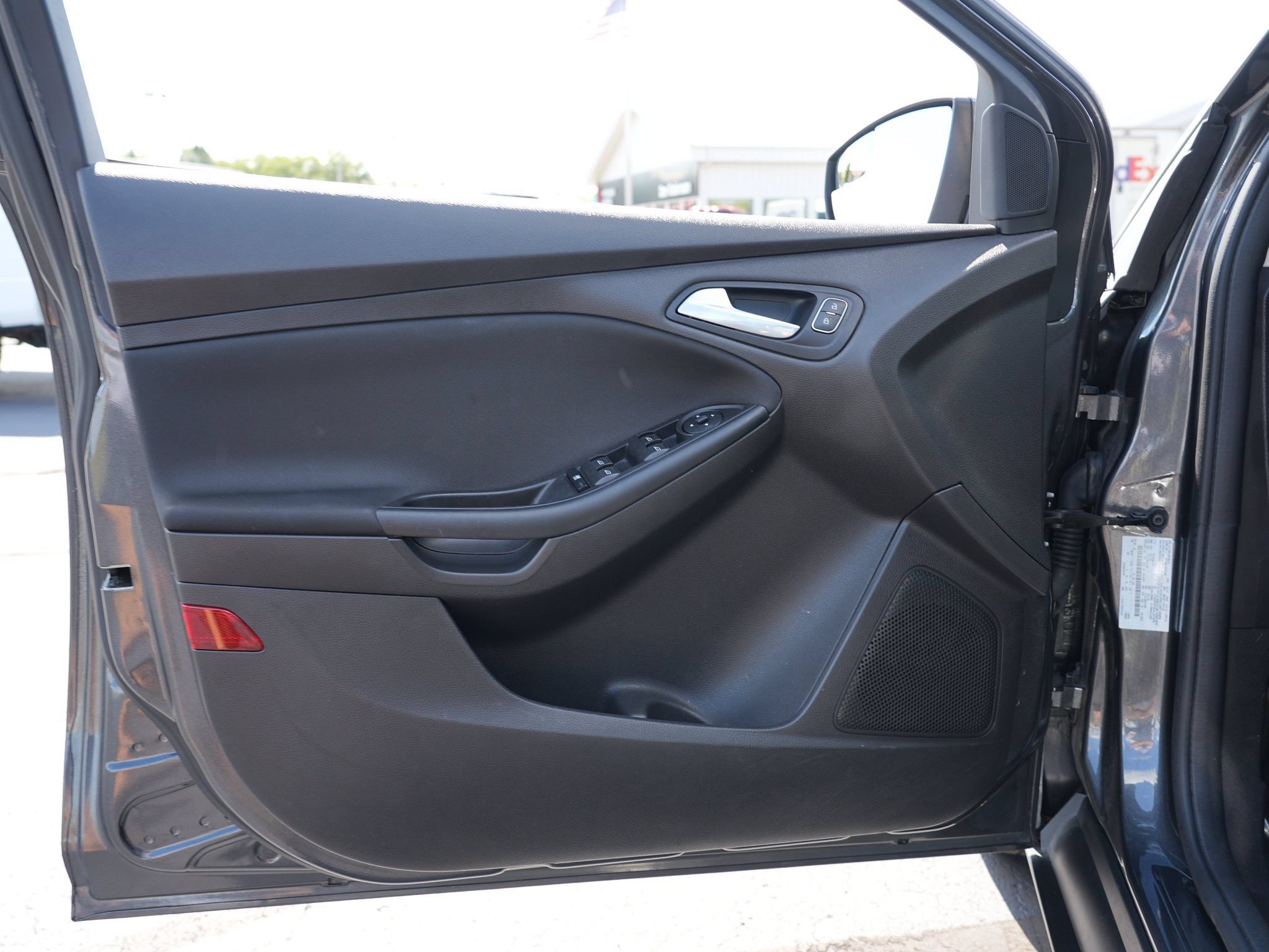 Used 2018 Ford Focus SE FWD image 15