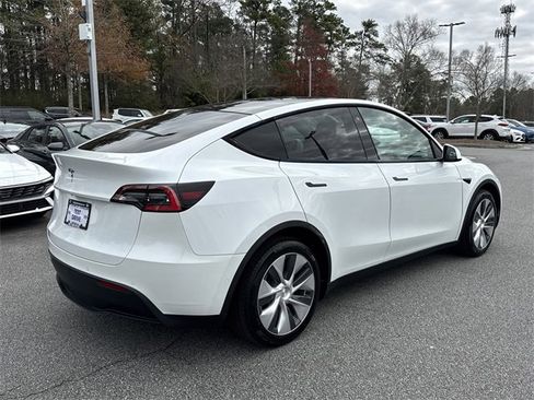 Used 2020 Tesla Model Y Long Range image 7