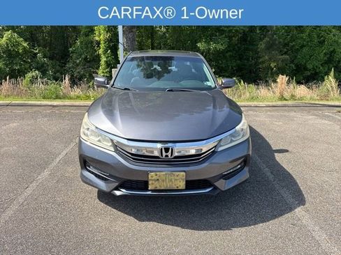 Used 2017 Honda Accord EX-L image 2