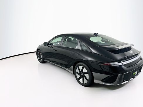 Used 2024 Hyundai Ioniq 6 SE RWD image 5