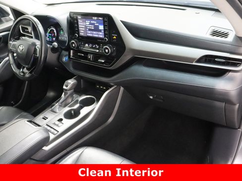 Used 2020 Toyota Highlander XLE image 40