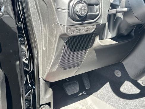 New 2025 Jeep Gladiator High Tide image 16