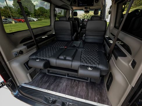 Used 2023 Mercedes-Benz Sprinter 2500 image 98