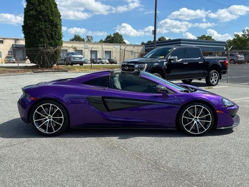 Used 2019 McLaren 570S Spider RWD image 9