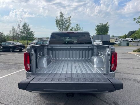 Used 2025 GMC Sierra 1500 SLT RWD image 7