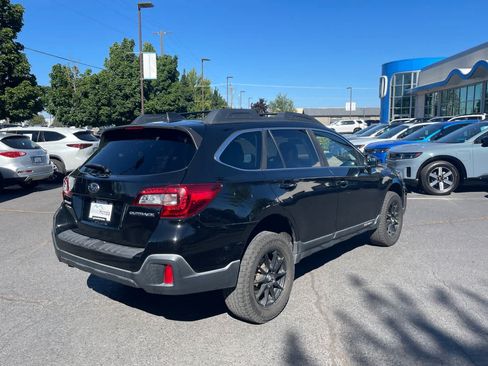 Used 2018 Subaru Outback 2.5i Premium AWD/4WD image 5