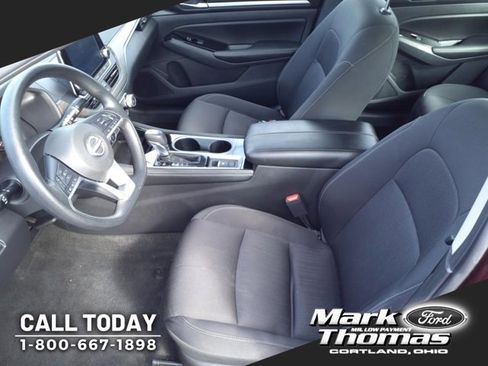 Used 2023 Nissan Altima 2.5 SV image 9