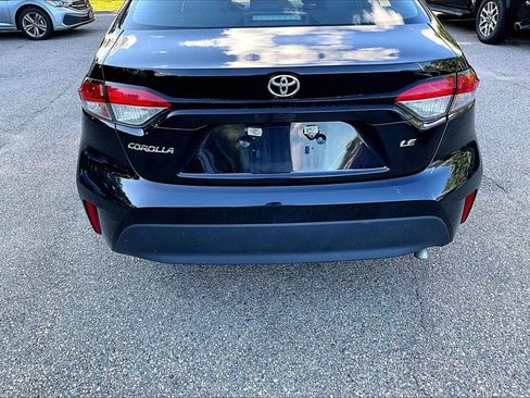 Used 2025 Toyota Corolla LE FWD image 10