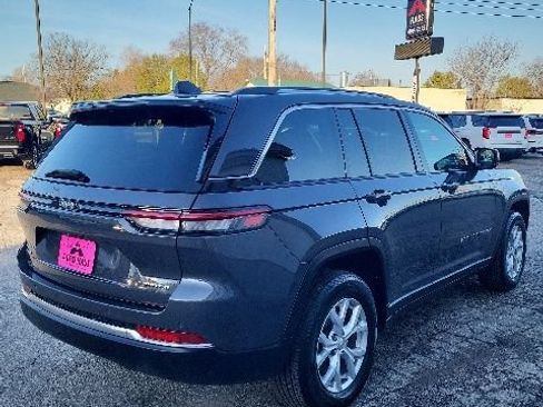 Used 2023 Jeep Grand Cherokee Limited w/ Trailer Tow Prep Group (B) AWD/4WD image 9