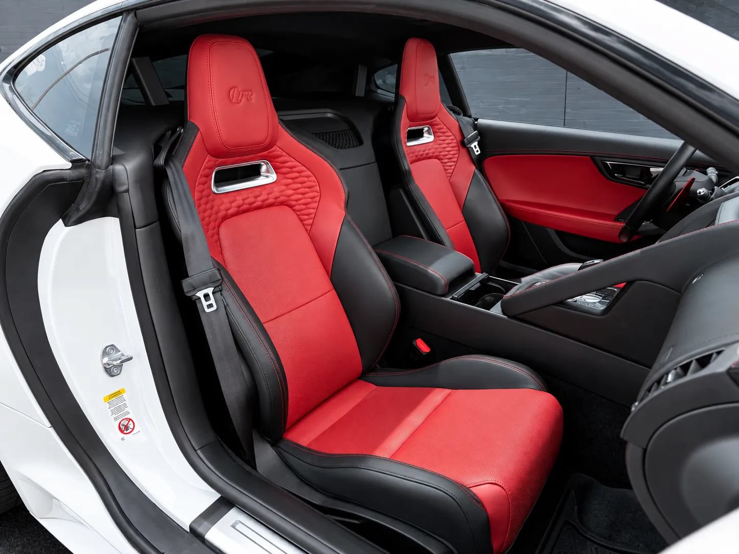 Used 2021 Jaguar F-TYPE R AWD/4WD image 11