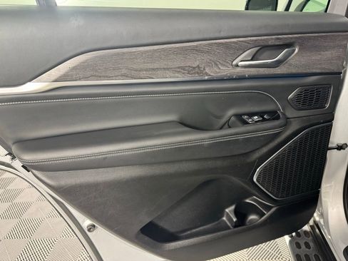 Used 2023 Jeep Grand Cherokee L Overland w/ Trailer Tow Group (B) image 26