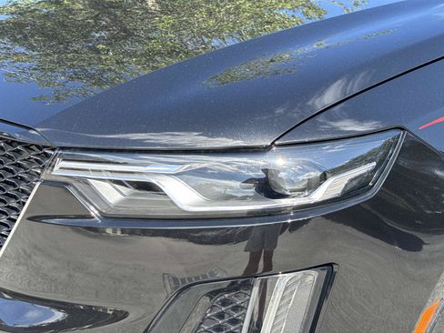 Certified 2025 Cadillac XT6 Sport AWD/4WD image 9