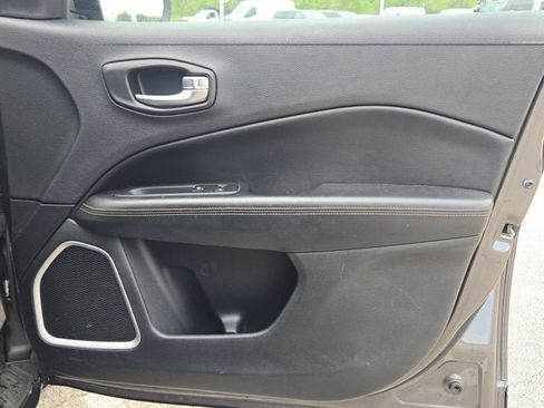 Used 2018 Jeep Compass Limited w/ Navigation Group FWD image 6