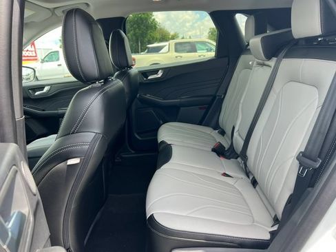New 2025 Ford Escape SE w/ PHEV Premium Package FWD image 5
