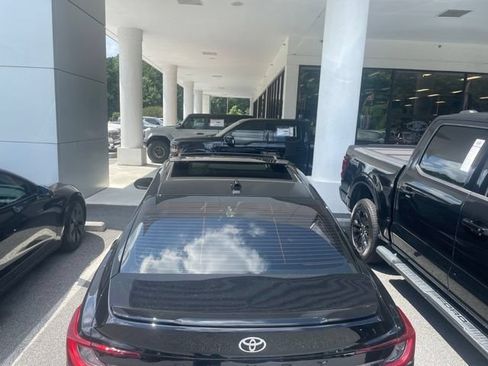 Used 2025 Toyota Camry XSE FWD image 6