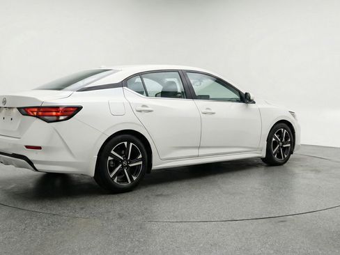 Used 2025 Nissan Sentra SV FWD image 9