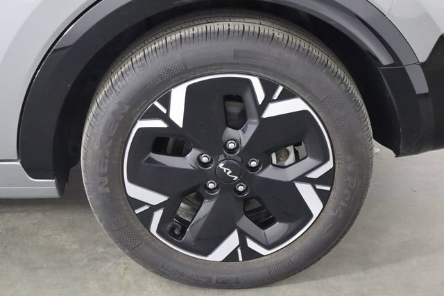 Certified 2023 Kia Niro Wind w/ Wind Preserve Package FWD image 36