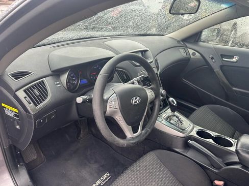 Used 2010 Hyundai Genesis 2.0T image 16