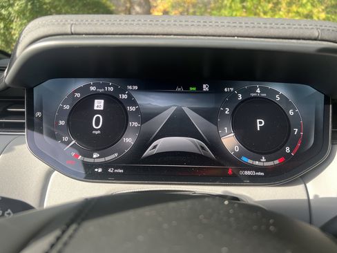 Used 2025 Land Rover Range Rover Sport SV Edition Two image 18