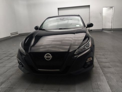 Used 2022 Nissan Altima 2.5 SR w/ Midnight Edition Package FWD image 15