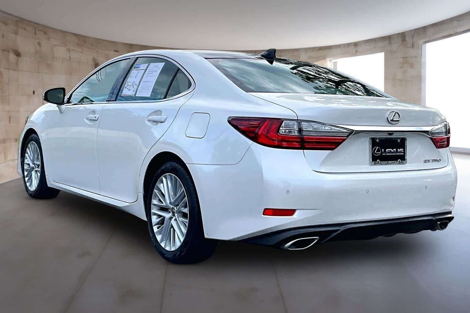 Used 2017 Lexus ES 350 FWD image 4