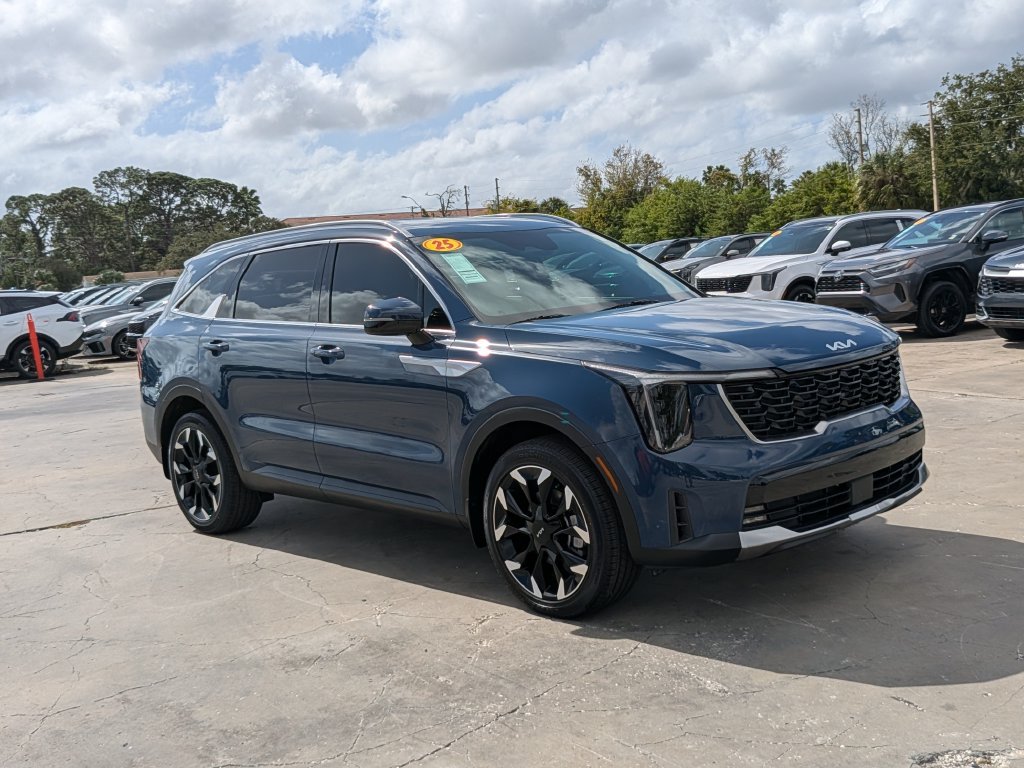 Certified 2025 Kia Sorento EX FWD image 2