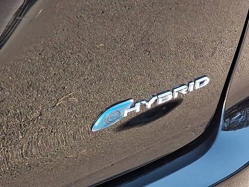 Used 2024 Chrysler Pacifica Select image 37