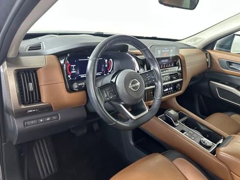 Used 2023 Nissan Pathfinder Platinum w/ Cargo Package image 13