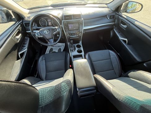 Used 2015 Toyota Camry SE FWD image 4