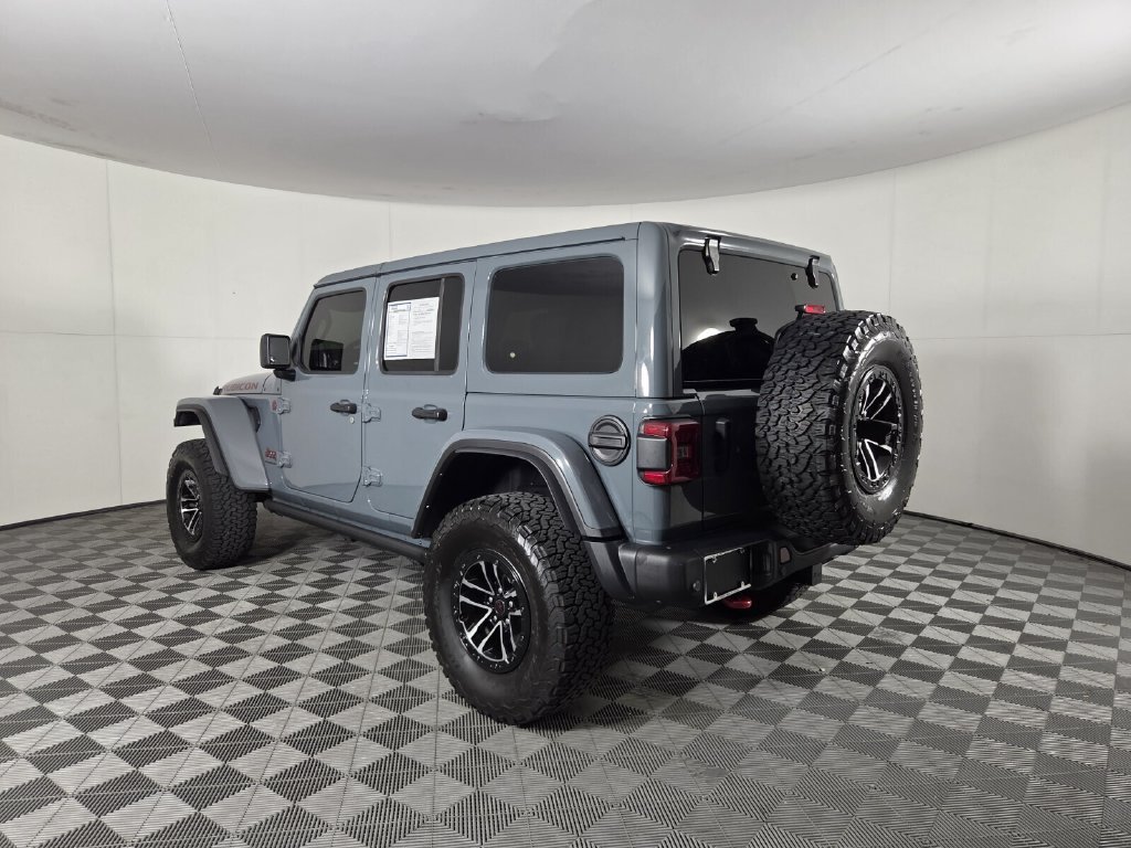 Used 2024 Jeep Wrangler Unlimited Rubicon AWD/4WD image 6