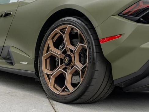 Used 2023 Lamborghini Huracan Tecnica image 31
